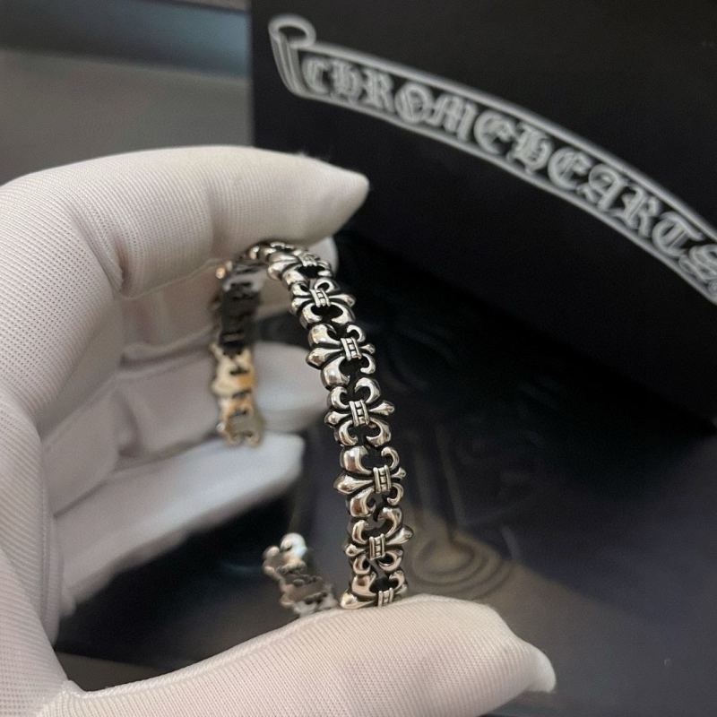Ch*0me He**ts bracelets